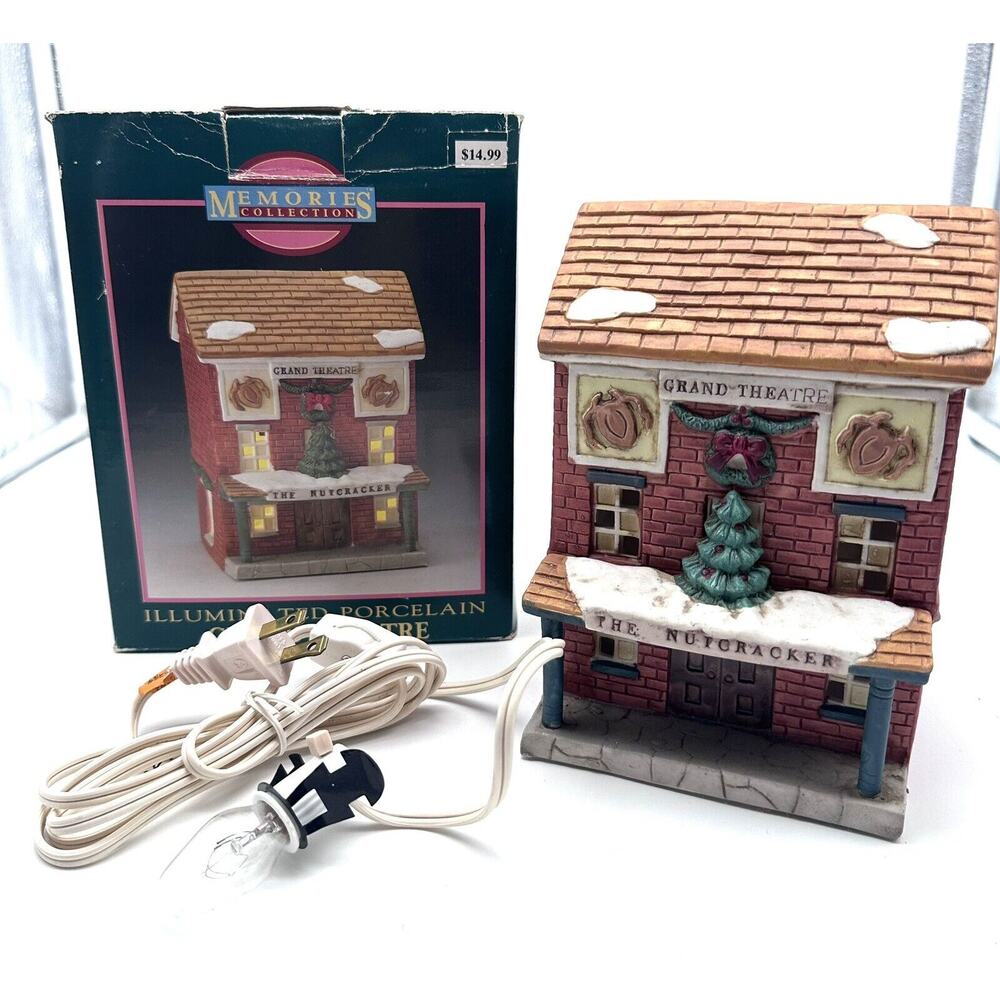 Vintage Memories Collection Illuminated Porcelain Grand Theatre W/Box Christmas